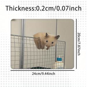 TEMU 9X8인치의 등반 메탈 격자 디자인이 특징인 사랑스럽고 탐구적인 햄스터 마우스 패드입니다. 미끄럼 방지 고무 베이스와 튼튼한 스티치 엣지가 특징인 이 컴퓨터 데스크 매트는 애완 동물 애호가를 위한 완벽한 선물입니다.