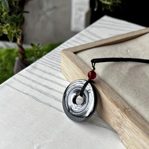 TEMU 천연 테라헤르츠 헤마타이트 스톤 펜던트 - 천연 헤마타이트 스톤 (철 산화물) 라운드 참, 빈티지 스타일, 일상, 파티, 발렌타인데이, 졸업 선물용 - 헤마타이트