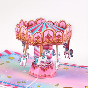 TEMU 유니콘 놀이공원이 특징인 3D 생일 카드입니다. 나이에 상관없이 생일을 축하하는 모든 사람에게 선물로 완벽합니다. 이 훌륭한 팝업 카드는 호르카 놀이공원을 테마로 합니다.