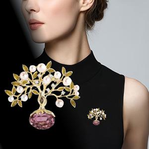 TEMU 1개 패셔너블 진주 나무, 여성용 브로치 및 핀 주얼리, 레트로 우아함과 독특한 디자인의 조화로 매력을 드러내며, 드레스, 코트, 가방 등 다양한 시나리오에 적합하며, 축제를 위한 친구 및 가족 선물로도 좋습니다.