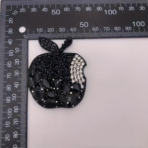 TEMU 새로운 스타일의 라인스톤 원단으로 제작된 작은 사과 패치. 신발, 모자, 가방 및 의류 장식에 완벽합니다.