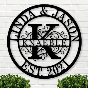 TEMU 개인 맞춤 가족 이름 및 연도 철제 벽걸이 간판 - 배선 불필요 - 우아한 홈 오피스, 거실, 비즈니스 장식 - 기념일, 결혼식, 전통적인 선물 - 빈티지 플로럴 디자인 - 고품질 조각, 웨딩 선물