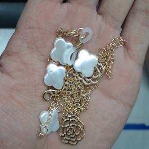 TEMU 여성을 위한 우아한 동백꽃 안경 끈 1개, 미끄럼 방지 패셔너블 디자인의 아연 합금으로 제작, 전문적인 테마 액세서리, 돋보기 안경 및 파티 의상에 이상적