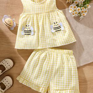 TEMU 2개 세트 여아 패션 쇼츠, 라운드넥 민소매 벌 자수 탑 + 체크무늬 패치워크 레이스 쇼츠, 신선하고 트렌디한 민소매 쇼츠 스위트 세트, 귀엽고 상쾌한 베이비 여름 의상, 야외 활동에 완벽