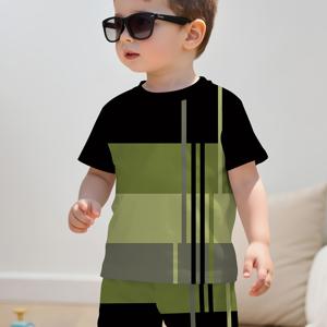 TEMU 세련된 모던 디자인의 컬러 블록 체크 무늬가 특징인 아기 남아용 새로운 여름 투피스 세트. 라운드넥 티셔츠와 반바지로 구성되어 야외 활동에 적합합니다.