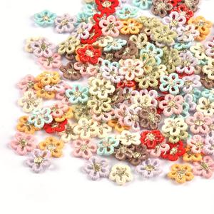 TEMU 백킹 없는 접착제가 있는 50개입 1.4cm 미니 꽃 레이스 패브릭 스티커 DIY 공예 재료 가방, 의류, 헤어 클립 및 액세서리에 적합