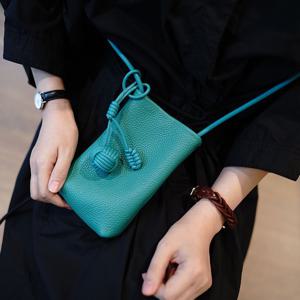 TEMU 우아한 수직 핸드백, 자석 잠금 및 골드 하드웨어 - 탈착식 직조 스트랩, 조절 가능한 크로스바디/숄더백, 화이트/핑크/퍼플/레드/블랙, 잠금 장치, 내구성 있는 질감, 직장, 여행 등에 적합