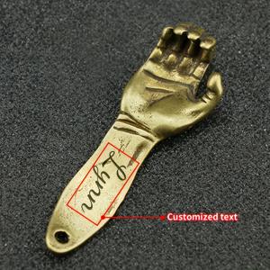 TEMU 개인 맞춤 각인 황동 키체인 (병 오프너 포함) - 수제 제작 내구성 좋은 손 모양 디자인 키링, 아버지의 날, 크리스마스, 추수감사절 맞춤 이름 선물 - 주방 및 식당 장식을 위한 귀엽고 의미 있는 기능성 키체인