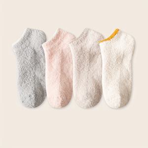 TEMU 여성용 코랄 양말 4켤레, 가을/겨울용 도트 미끄럼 방지 그립 반양말, 플러시 안감 도톰하고 따뜻한 가정용 수면 양말