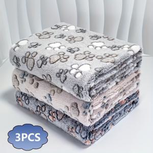 TEMU 귀여운 발자국 디자인 플란넬 펫 담요 3pcs 세트 - 양면 두꺼운 보온감, 소/중대형 강아지용, 세탁기 사용 가능 자동차 쿠션 보호 커버, 내구성 좋은 동물 프린트 애완동물 담요, 친구에게 딱 맞는 선물