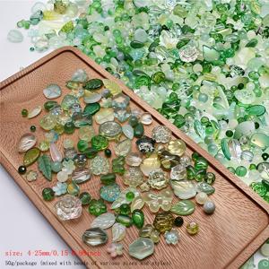 TEMU 물방울, 꽃, 별, 하트, 나비, 잎 모양의 4-25mm 다양한 원형 유리 구슬 50G 팩. 다양한 크기와 디자인으로 주얼리 프로젝트에 적합합니다.