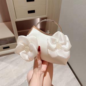 TEMU 새로운 여성 패션 우아한 화이트 플로럴 클러치 이브닝백 연회용 가방 새틴 이브닝백 드레스백 웨딩 웨딩시즌 어버이날 어버이날 선물