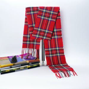 TEMU 여성용 레드 체크 스카프 - 따뜻하고 포근한 겨울용 목 랩, 신축성 있는 디자인, 크리스마스, 새해, 일상복 및 포멀룩에 적합 - 편안한 겨울철 액세서리, 여성에게 이상적인 선물, 축제 스카프, 의상