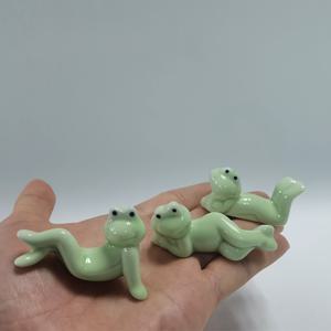 TEMU 3개 귀여운 개구리 미니 동물 커플 데스크탑 장식품, 풍경 수공예, 젓가락 홀더 펜 홀더 티 애완 동물, 홈 데코 도자기, 파티 선물