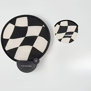 TEMU 로즈 및 체크무늬가 있는 휴대용 접이식 손 선풍기 - 빈티지 스타일 수동 휴대용 선풍기 (보관 가방 포함), 여름 여행 및 야외 활동에 적합한 경량, 귀여운 선풍기, 필수품, 레트로 감성, 내구성 좋은 플라스틱