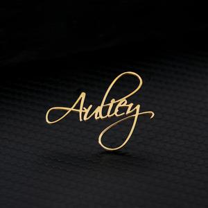 TEMU 영어만 가능합니다. 영어만 가능합니다. 다른 언어는 영어로 번역됩니다. 여성용 맞춤 이름 브로치, 스타일, 패셔너블한 맞춤형 속이 빈 레터 이름 버튼 브로치