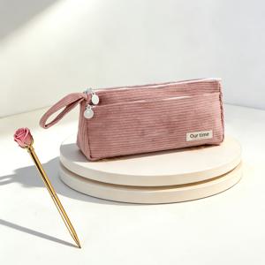 TEMU 넉넉한 수납 공간을 제공하며 촉촉하고 피부에 부드러운 새로운 이중 레이어 코듀로이 필통을 소개합니다. 십대, 성인, 남성 및 여성에게 이상적인 휴일 선물입니다. 제안되는 색상에는 딥 블랙, 엘레강트 그레이가 있습니다.