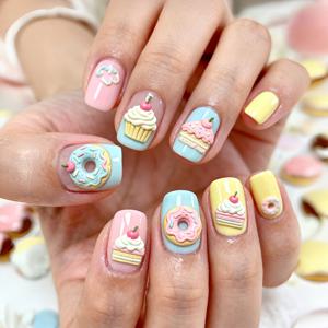 TEMU 24개 사각 모양 만화 마카롱 케이크 도넛 디자인 탈착식 광택 ABS 인조 네일, 귀여운 혼합 색상 시스템, 짧은 길이, 기계 제작, 어린이 및 성인용 귀여운 네일 폼, 착용 용이, 일상 사용