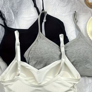 TEMU A 세트의 랩 스타일 브라 (언더와이어 없음), 작은 가슴을 위한 디자인. 이 여성용 브라는 스포츠 활동에 적합하며, 내장된 지지력으로 탑으로 착용할 수 있습니다. 홀터넥 디자인과 심리스 구조를 특징으로 합니다.