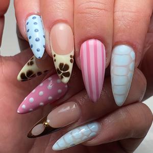 TEMU 24개 아몬드 모양 아크릴 인조 손톱 가을 겨울 핑크 다크 브라운 귀여운 5엽 꽃 크림 스타일 인조 손톱, 일상적인 사무실, 데이트 등에 적합. 아몬드 네일은 젤리 젤 1개와 네일 파일 1개가 함께 제공됩니다.