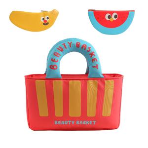 TEMU 이것은 쇼핑 바구니를 디자인하여 제작된 싱글 옥스포드 천 세면도구 가방입니다. 세면도구를 보관하기 위한 귀여운 3-in-1 기능이 특징입니다. 일상적인 메이크업 보관 또는 아름다운 의상 액세서리로 사용할 수 있습니다.