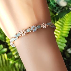 TEMU 스타일 핸드메이드 직조 비드 플로럴 팔찌, 패셔너블하고 활용도 높아, 일상복으로도 완벽하며 선물용으로 좋습니다.