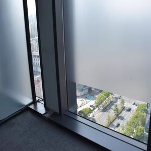 TEMU 1롤 프라이버시 프로스트 창문 필름, 비접착식 정전기 흡착 용지. 햇빛 차단, 자외선 차단, 열 제어 기능 제공. 가정 및 사무실의 덮개 및 장식에 적합.