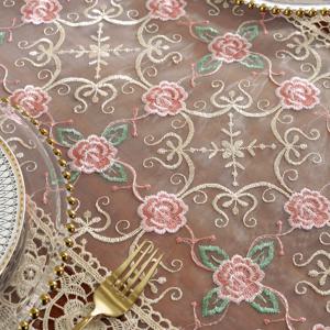 TEMU 1개 화이트 패브릭 핑크 플로럴 자수 워터솔루블 레이스 에징, 홈 주방 식탁 장식 벽장 침대 옆 테이블 신발장 화장대 테이블보 플레이스매트, 휴일 파티 야외 피크닉 장식 웨딩 선물