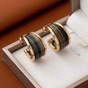 TEMU 유럽 및 미국 패션 빈티지 프린트와 스터드 귀걸이, 우아한 라이트 럭셔리 느낌의 니치 디자인, 고급스러운 봄, 가을, 겨울용 이어 액세서리