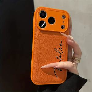 TEMU 폰 케이스: 맞춤형 레터링 커스텀 이름 인조 가죽 솔리드 컬러 아이폰 17 16 15 14 13 12 11 프로 맥스 17 에어 비즈니스 스타일 충격 방지 안티 폴 럭셔리 DIY 친구 동창 선물 플러스