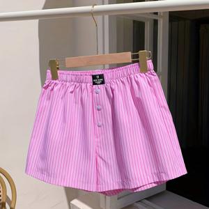 TEMU 2025년 가을 신상 핑크 여성용 반바지. 버튼 장식과 탄성 허리 라인이 특징이며, 캐주얼 외출 및 편안한 착용감을 제공합니다.