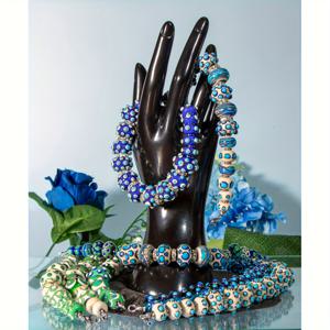 TEMU 1개 리얼리스틱 핸드 모델 소품 - 링 & 팔찌 슬롯 포함, 보석 디스플레이용, 사진 촬영, 의상 파티 - 내구성 있는 플라스틱 구조, 조립 불필요, 반지, 팔찌, 시계 호환, 부티크, 살롱, 극장, 홈 데코, 비전기 장식, 보석 전시대, 세련된 디자인, 매끄러운 마감, 블랙 & 화이트 레진 핸드, 보석 타워