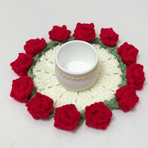 TEMU 수제 코바늘 장미 코스터와 화분 세트, 접이식 코바늘 레드 플로럴 코스터, 꽃 장식 아이템, 빨간 장미와 초록 잎, 차량 장식, 홈 코스터, 가정용 장식, 데스크탑 장식, 발렌타인데이 선물, 생일 선물, 독창적인 창의성, 선물용으로 이상적