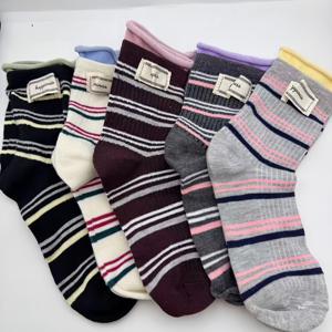 TEMU 다용도 패셔너블 가을/겨울 패브릭 라벨 여성용 중목 양말 5켤레, 레터링 패브릭 라벨 패치워크, 데일리 캐주얼 다용도 여성 양말 5켤레