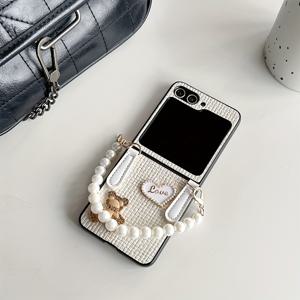 TEMU 하트 곰 장식 패션 패치 접이식 휴대폰 케이스, 손목 스트랩 포함, 삼성 갤럭시 Z 플립 3 4 5 6 7 호환