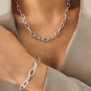 TEMU 고품질 저자극성 스테인리스 스틸의 두꺼운 목걸이 및 팔찌 세트. 고급스러운 쿠바 링크 디자인과 토글 걸쇠가 특징입니다. 두껍고 스타일리시하며 디자인의 이 주얼리 세트는 변색되지 않습니다.