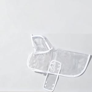 TEMU 이 애완동물 우비 세트는 블랙 또는 화이트로 제공되며, 강아지를 위해 특별히 디자인된 코트가 포함되어 있습니다. 비가 오는 날에 산책 중에 애완동물을 건조하게 유지하기 위해 야외용으로 제작되었습니다. 다양한 품종에 적합합니다.