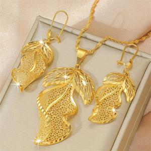 TEMU 빈잎 디자인의 귀걸이와 펜던트가 포함된 투피스 주얼리 세트. 결혼식에 참석하는 신부에게 완벽한 선택입니다.