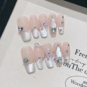 TEMU 중간 사다리꼴 핸드메이드 누름식 인조네일 10개, 우아하고 로맨틱한 손톱, 라이트 핑크 네일, 볼, 나비, 탈부착 및 재사용 가능, 젤리 글루 1개와 네일 파일 1개 포함, 일상, 데이트, 파티, 댄스에 적합