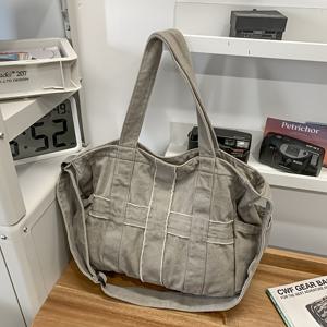 TEMU 남녀공용 숄더 크로스백, 대용량 학생 책가방, 일상 통근, 직장, 학교용 커플 쇼핑 토트백. 내부 패치 포켓과 지퍼 포켓이 특징이며, 음료와 우산을 수납할 수 있는 두 개의 대형 외부 수납공간이 있습니다