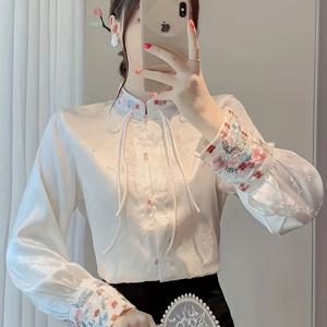 TEMU 여성 빈티지 스타일 니치 버튼업 셔츠, 2025년 신상 봄 컬렉션, 중국풍 스탠드 칼라 및 자수 디자인이 특징입니다.