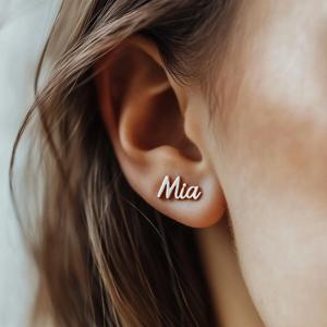 TEMU 맞춤 이름 귀걸이 한 쌍; 우아한 여성용 개인 맞춤 레터 스터드 귀걸이, 맞춤 스테인리스 스틸 귀걸이; 여성용 패셔너블한 데일리 바캉스 주얼리 이어 액세서리; 생일 선물