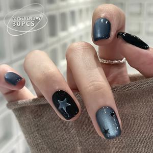 TEMU 30개입 짧은 프레스온 사각 및 원형 인조 손톱, 다크 블루 그라데이션 고양이 눈 글로시 엔드에 별 패턴이 특징이며, 일상복, 파티, 데이트 및 축제 행사에 적합합니다. 재사용 가능하며 젤리 글루와 파일이 함께 제공됩니다.