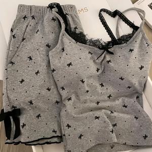 TEMU 여성용 스위트 보우 레이스 캐미솔 세트 - 부드러운 질감의 크리스마스 & 발렌타인데이 라운지웨어, 겨울철 편안한 집 안 & 데이트룩에 적합, 세탁기 사용 가능한 정교한 디자인, 편안하고 축제 분위기의