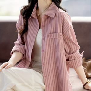 TEMU 플러스 사이즈, 2025 가을 신상 유스풀 핑크 셔츠 루즈핏 긴팔 에어컨 탑 플러스 사이즈 여성 블라우스, 가을 의류, 오피스 캐주얼, 트렌디 블라우스, 유스풀 스타일, 부드러운 텍스처, 편안한 소재, 스타일리시 탑, 버튼업 셔츠, 캐주얼 드레서, 오피스 레이디스