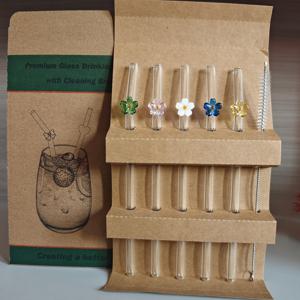 TEMU 컬러풀 플라워 참 장식이 있는 5개입 재사용 가능한 유리 빨대 - 내구성 강화 & 식기세척기 안전 보로실리케이트 유리(7.9인치) 브러쉬 포함: 스무디, 주스, 아이스 커피, 차, 가정, 파티 또는 고급 요리용