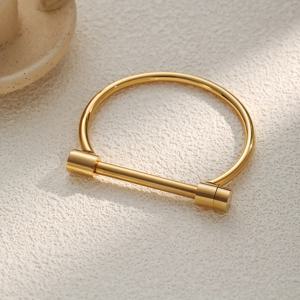 TEMU 여성용 고딕 & 힙합 액션 잠금 팔찌 - 컬러 옵션, 내구성 있는 터닝 스타일 메커니즘, 전원 없이 사용 가능한 캐주얼 & 포멀 웨어 일상 주얼리, 사계절 활용 가능 커프 (다양한 색상 제공)