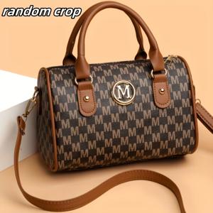 TEMU 레터 프린트가 돋보이는 미니 여성 패션 숄더백. 우아한 순백색 빈티지 디자인, 데일리 출퇴근에 적합한 다용도 보스턴백. 휴대하기 쉬우며, 클래식 스퀘어 동전 지갑 및 휴대폰 파우치로도 사용 가능합니다.