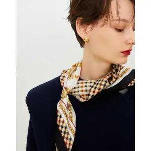 [롯데백화점]닥스 액세서리 [선물포장][SILK100]아이보리 체인프린트 쁘띠 삼각스카프&링 세트 DCSC3F824