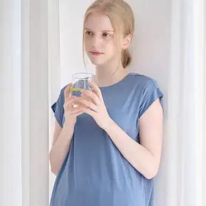 [마밤] X 메종라운지 냉감 여성 잠옷 민소매 파자마 슬리브리스 셋업 블루